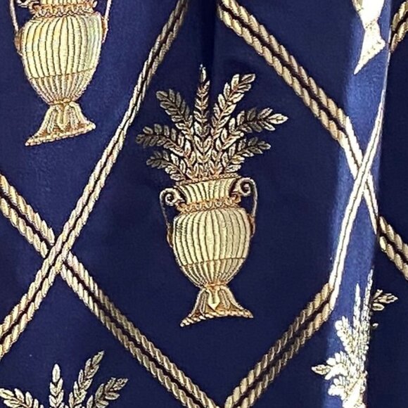 🎬✨Tv Show “UMBRELLA ACADEMY ” - (Set of x2) Custom Drapes -The Handler Office - Picture 8 of 11